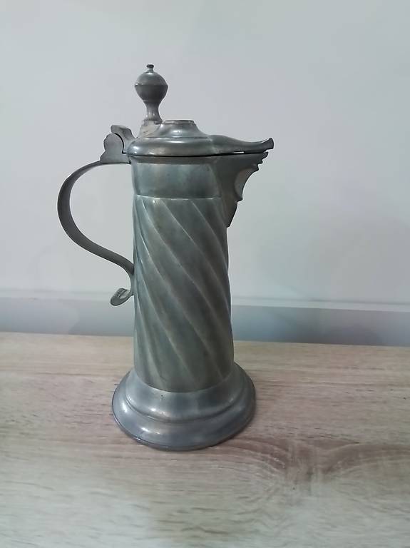 Zinnkrug mit Deckel, antike Zinnkanne