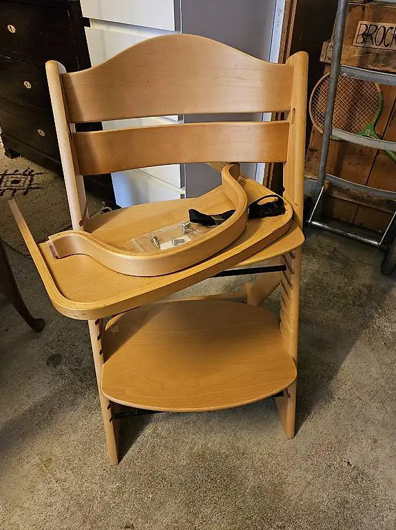 Kinder Treppenhochstuhl, Tripp Trapp