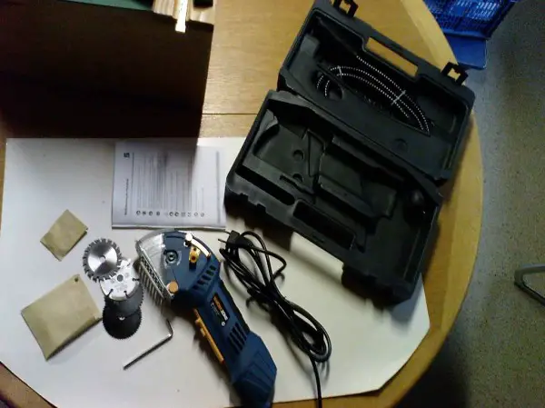 Kreisssäge mit Tauch System