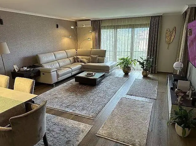 Attika mit Grotto / attico e grotto