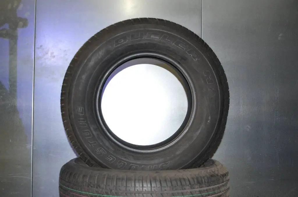 Bridgestone Dueler H/T 195/80/15 Sommerpneu