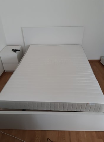 Bett inkl. Matratze und Lattenrost