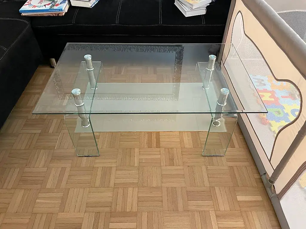 Wohnzimmertisch auf Glas