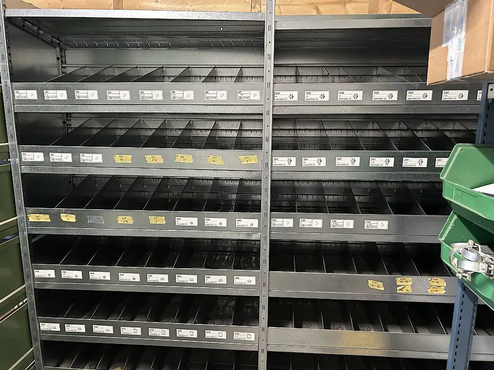 Lager / Regal / Gestell / Sanitär