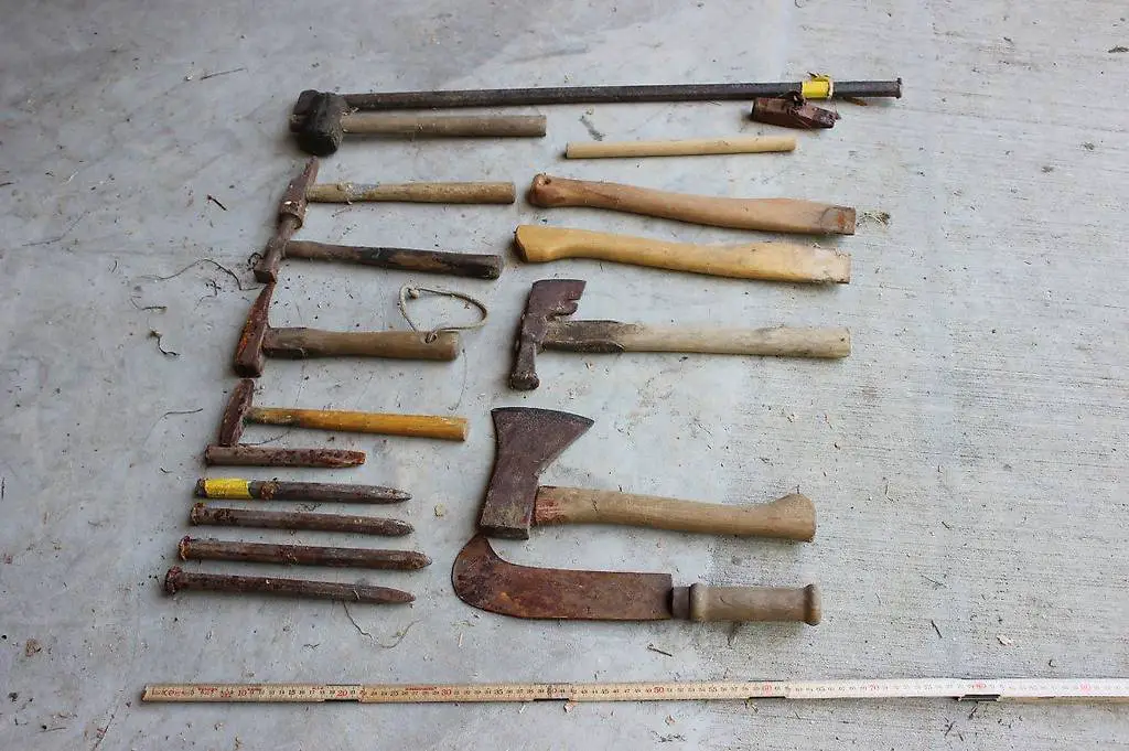 Handwerkzeug, Hammer, Axt, Gertel, Spitzeisen, Decoration