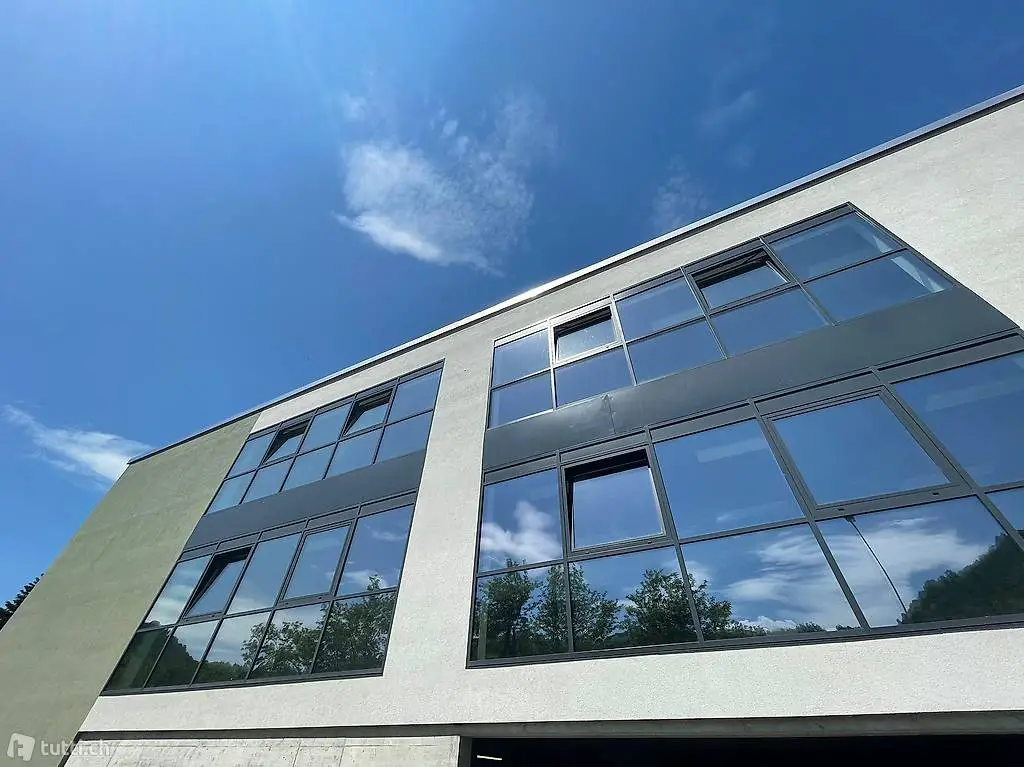  8834 Taverne, Spazio commerciale. Posizione strategica