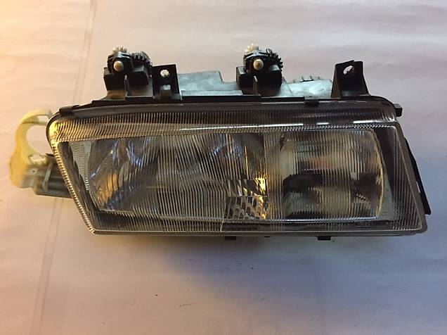 Lancia Delta HPE Scheinwerfer Rechts