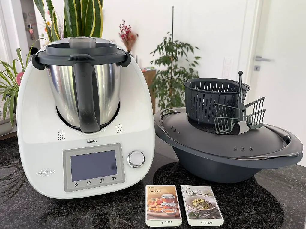 Thermomix Bimby TM5 con accessori
