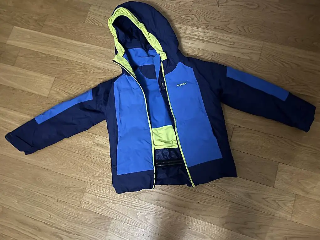 Atmungsaktive / wasserdichte Skijacke, Gr. 140