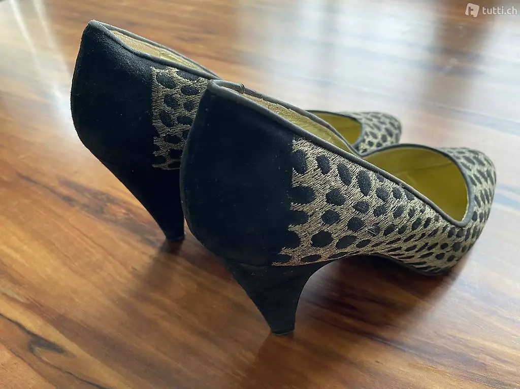 Damenschuhe für die bevorstehenden Festivitäten