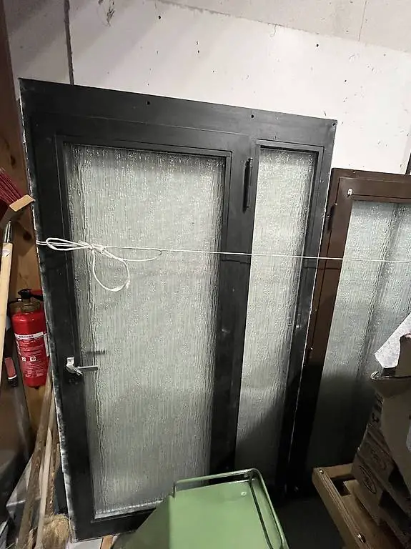 Glastüre, Metalltüre