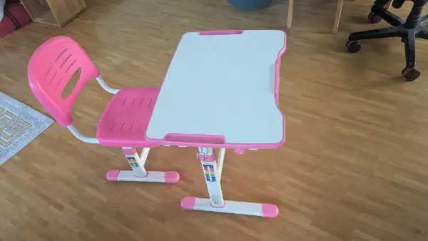 Mädchen Pult mit Stuhl in Pink