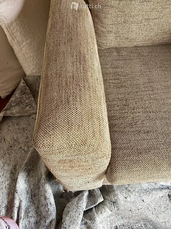  Pulizia e smacchiatura Poltrone e divano