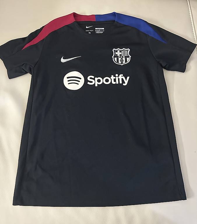 Fussballtrikot original vom barca store wenig gebraucht