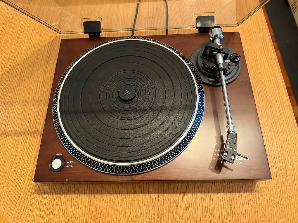 Lenco L-90 Plattenspieler mit besserer Nadel und USB-Ausgang