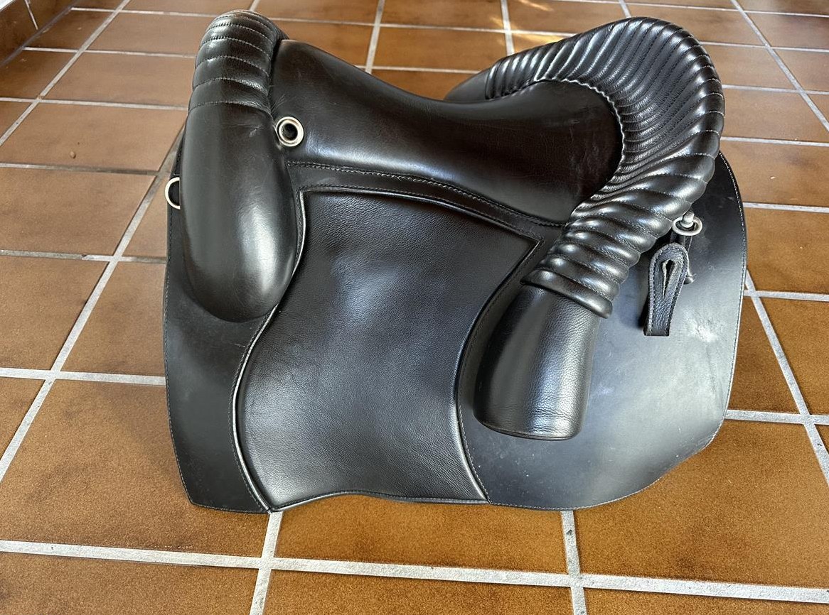 Deuber und Partner Barocksattel wie neu, schwarz