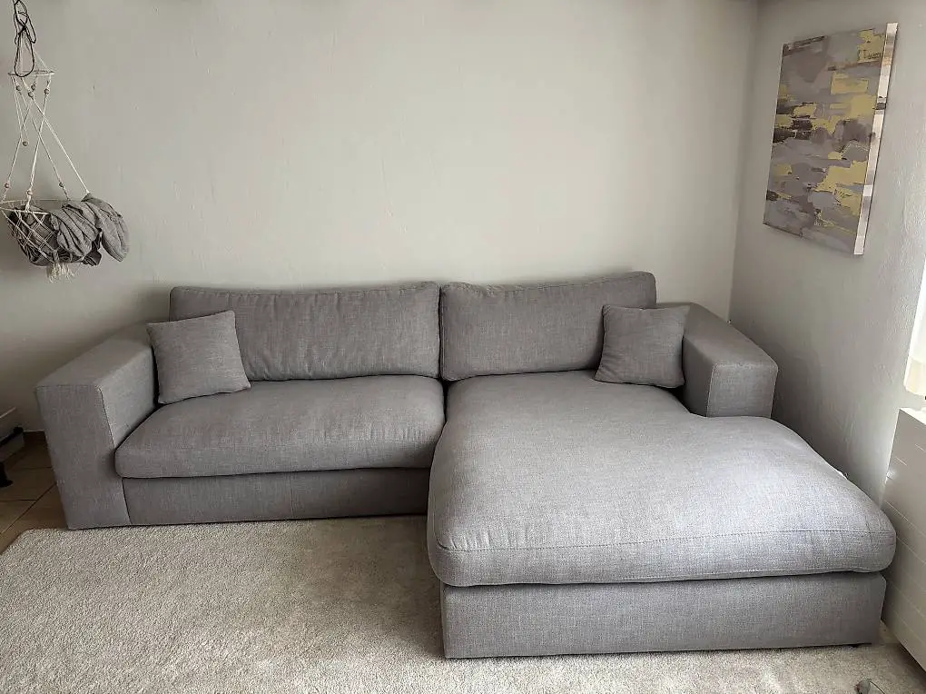 Graues Sofa