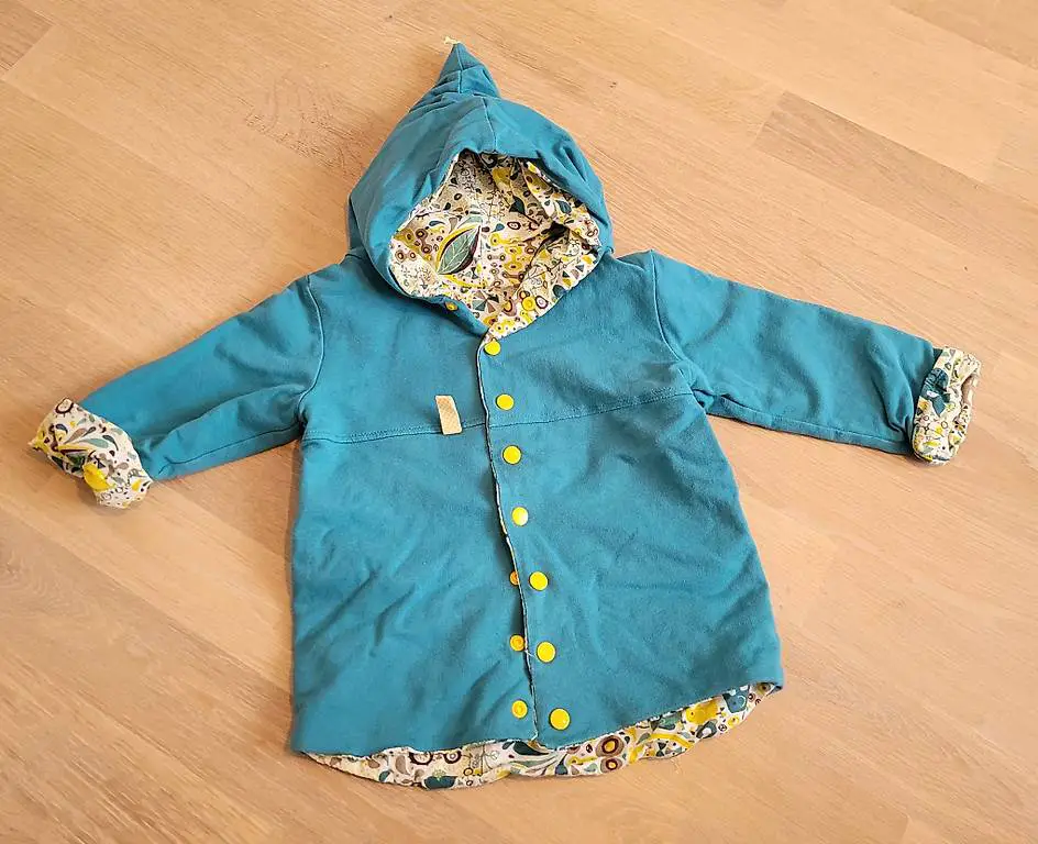 selbstgenähte Jacke mit Zipfelkaputze, Gr. 86/92