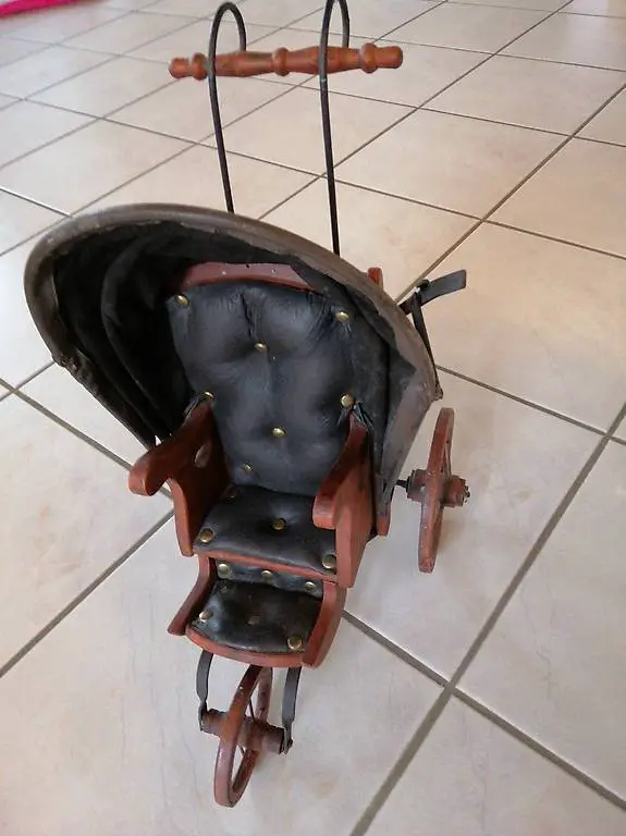 Puppenwagen