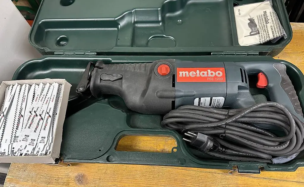 Säbelsäge neu mit 50 Metal Messer