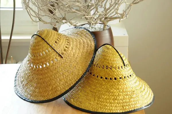 2 Strohhüte "Asian Style"