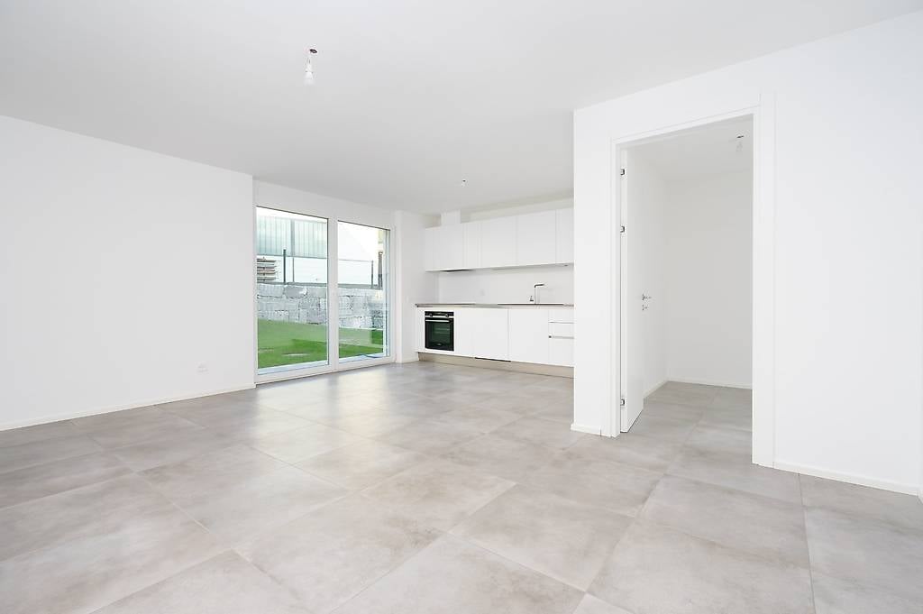 moderno 2.5 locali con giardino privato a grono