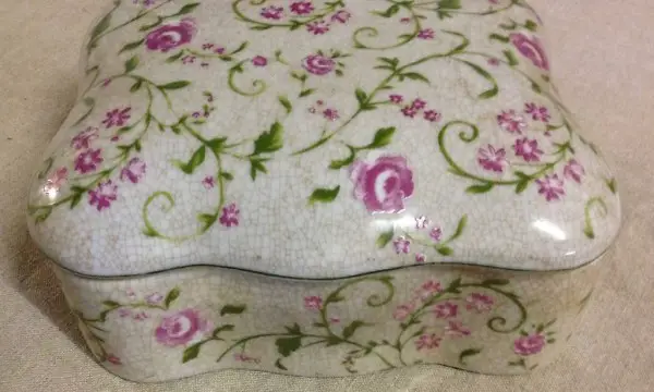 Rechteckiger Behälter aus Steingut