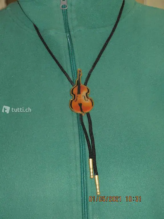 Halsband, Halskordel, passend zu einem weissen Hemd