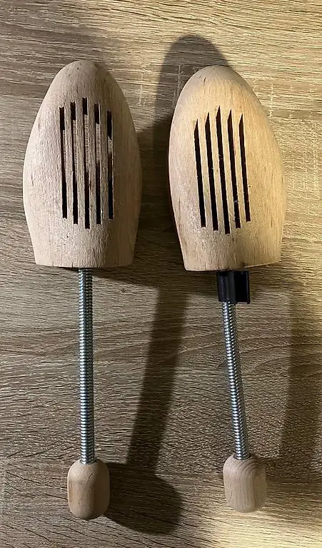 Schuhspanner und Schuhbänder