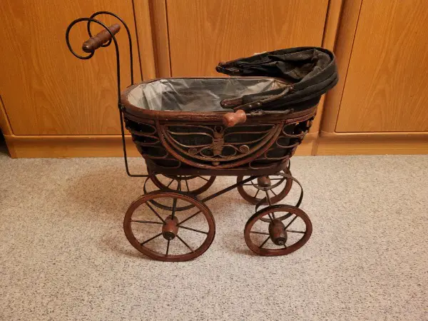Puppenwagen