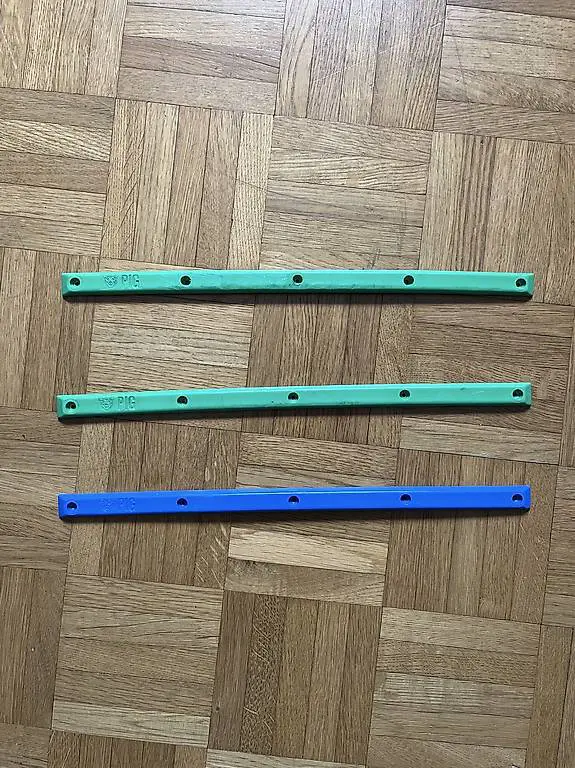 Skateboard Pig Rails