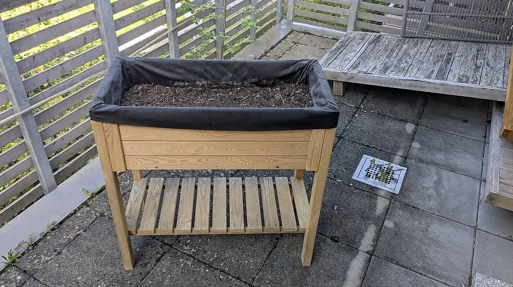 Hochbeet Balkon für Kräutergarten