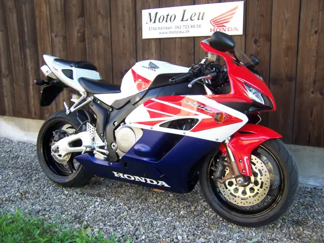 honda cbr 1000 rr fireblade