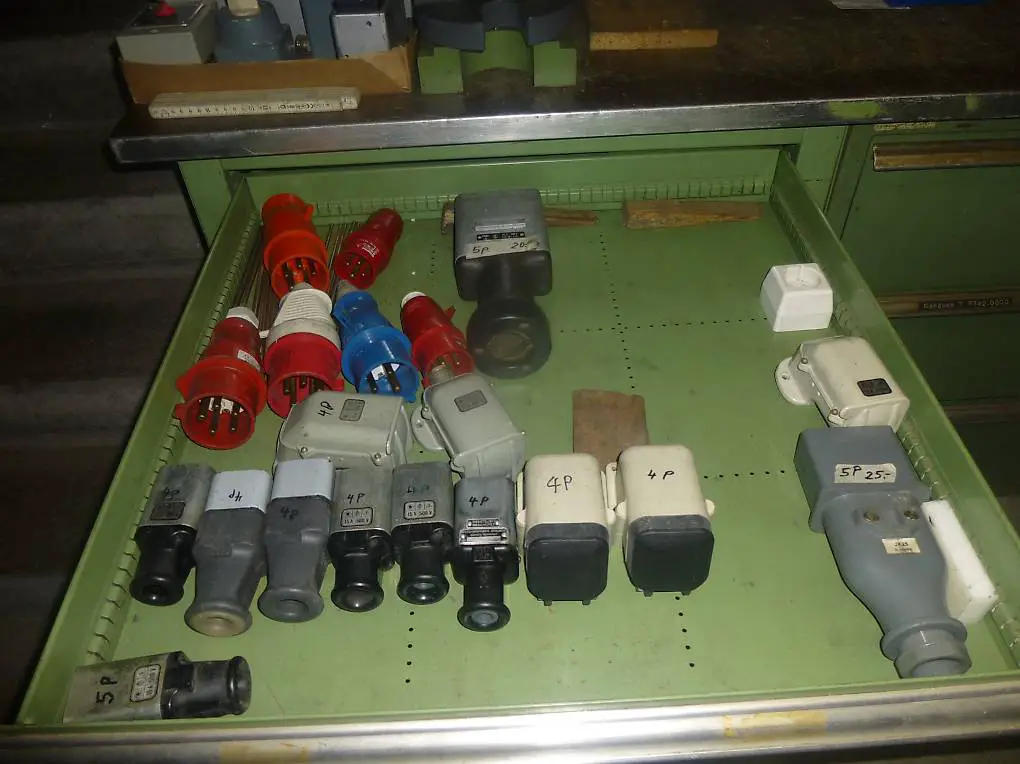 Stecker und Kupplungen