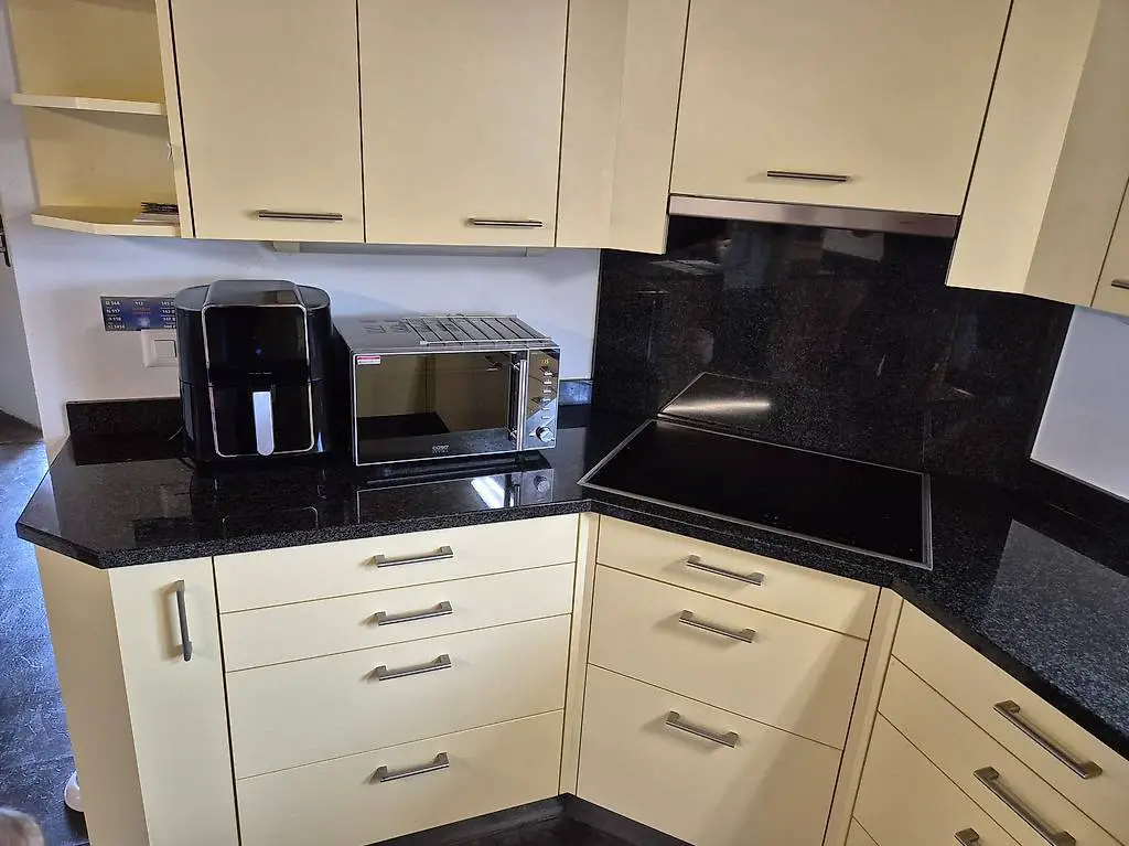 Küche vom Schreiner inkl. Geräte