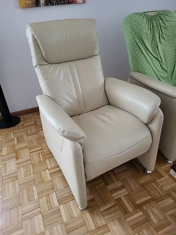 Einzelsessel in hellem Leder