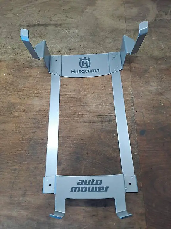 Wandhalter für Husqvarna Automower G2