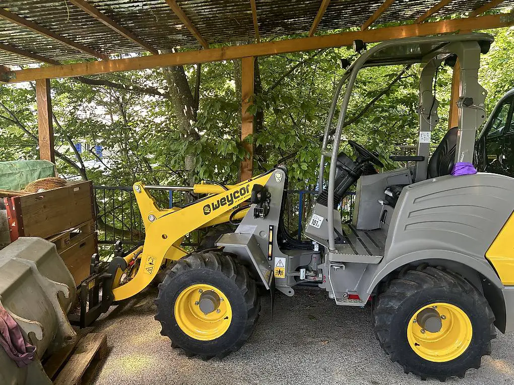 Hoflader, Pneulader ATLAS AR320