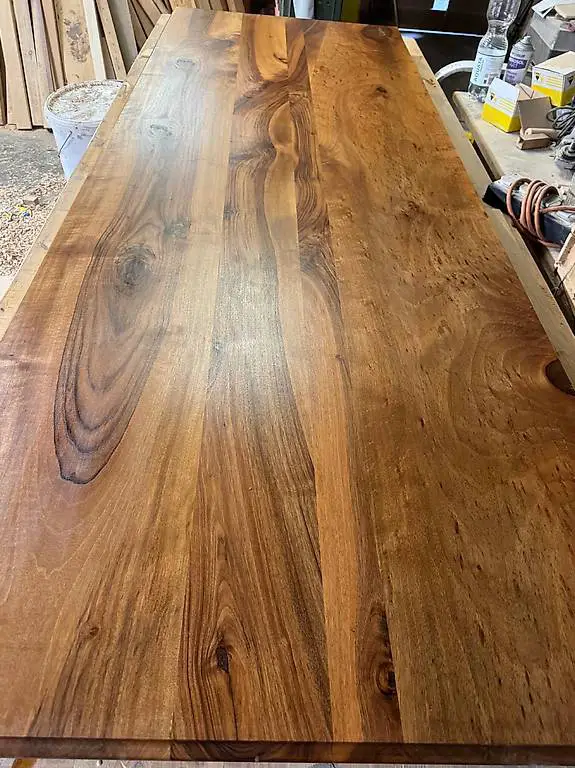 Beizentisch Nussbaum rustikal mit Gussfüsse Horgen Glarus