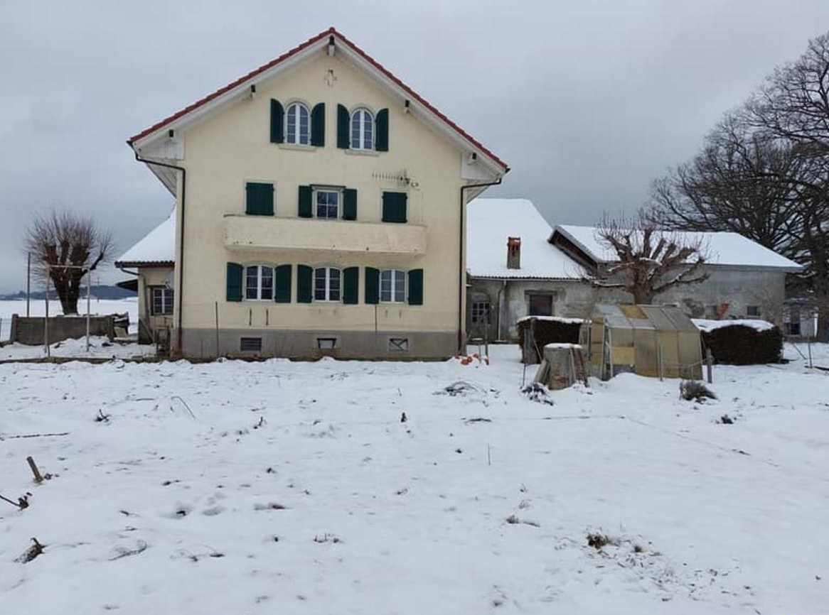 6 Zimmer Haus mit Land und Ställe zu vermieten