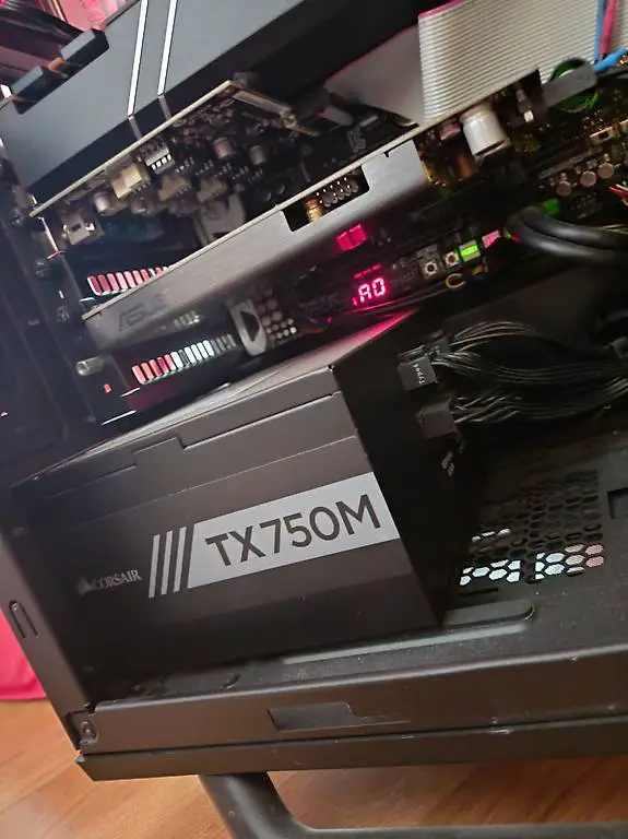 Netzgerät Corsair TX750M