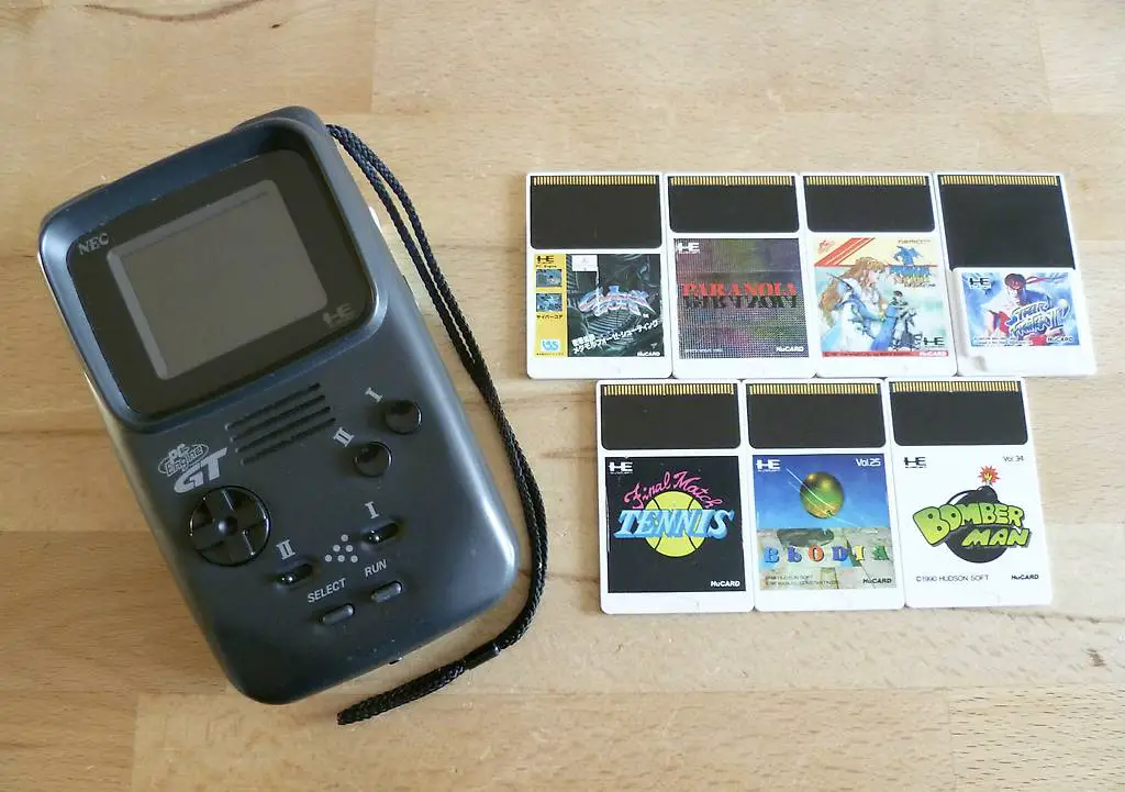 PC Engine GT voll funktionstüchtig und mit 7 Spielen