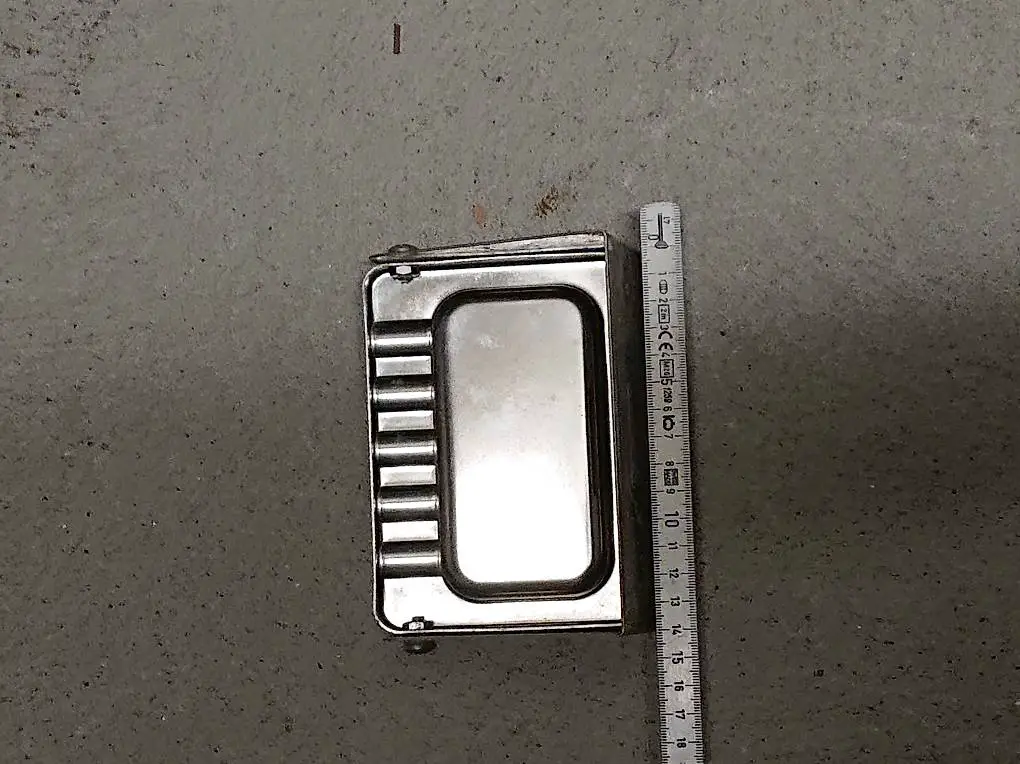 Zigaretten Stumpe Aschenbecher Wand Edelstahl