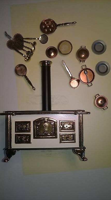 PUPPENHERD, mit dem man richtig kochen kann (Firma HENNIG)