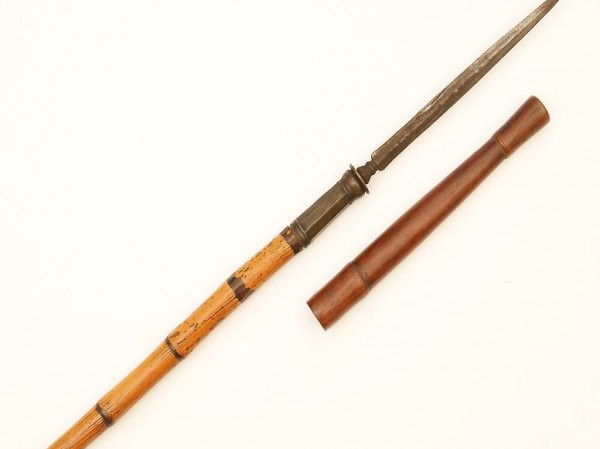  Antike Lanze mit Scheide, Schaft aus Bambus - Indonesien