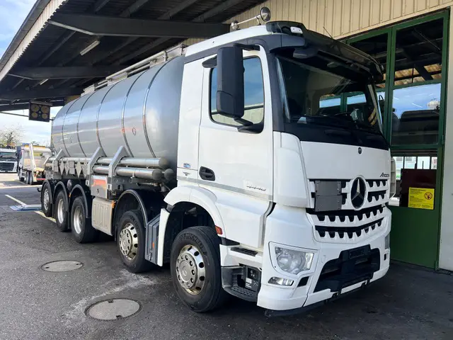 MERCEDES-BENZ, Arocs 4446 10x4, Tankaufbau