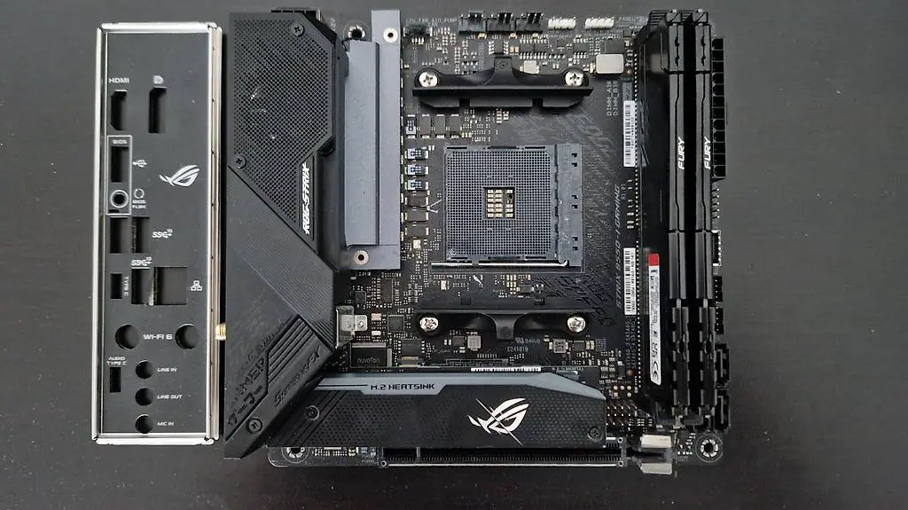 Asus Rog Strix B550-I Gaming / 2x8gb DDR4 Ram 3200mhz