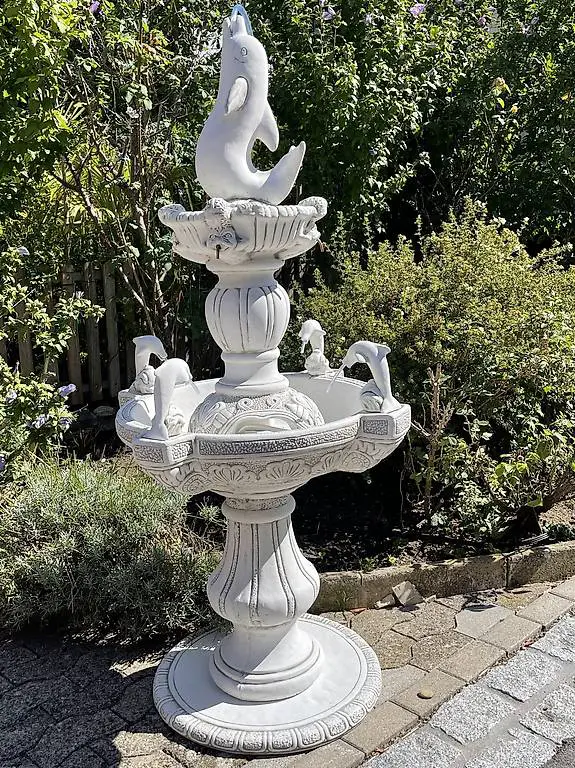 Springbrunnen - Gartenbrunnen aus Beton mit Delfinen, 165 cm