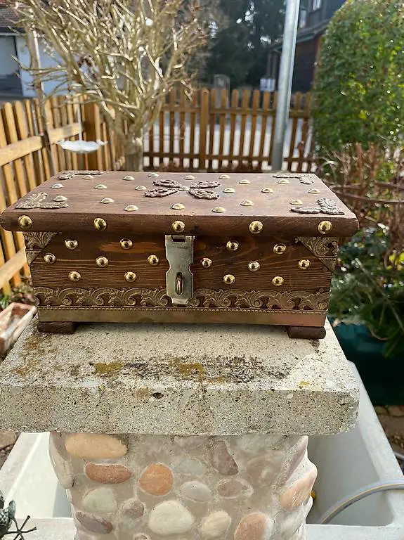 Schmuckkästchen aus Holz Vintage mit Messingbeschläge
