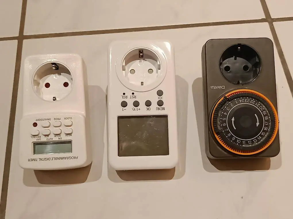 Zeitschaltuhren Uhr 16A - 1x manuell & 2x elektrisch